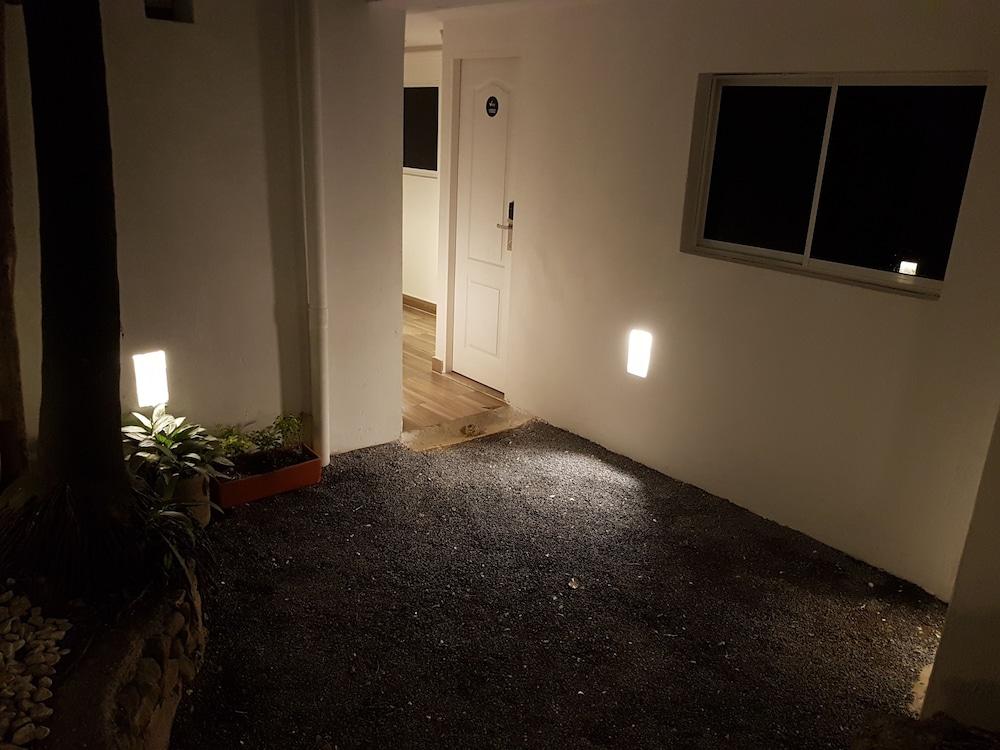 Hotel Veler Restaurante メデジン エクステリア 写真